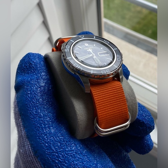 SOLD: Seiko 5 Sports - 55 Fathoms (SNZH57J1) - 42mm - Picture 4 of 4